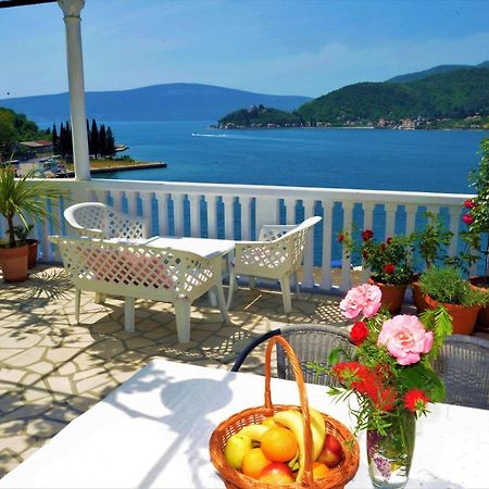 Apartments Okuka Tivat Bagian luar foto