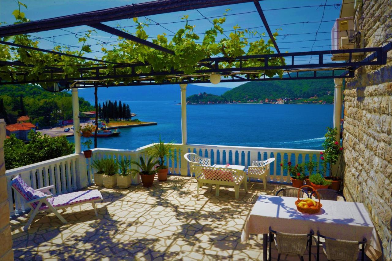 Apartments Okuka Tivat Bagian luar foto