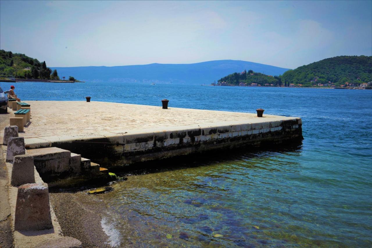 Apartments Okuka Tivat Bagian luar foto