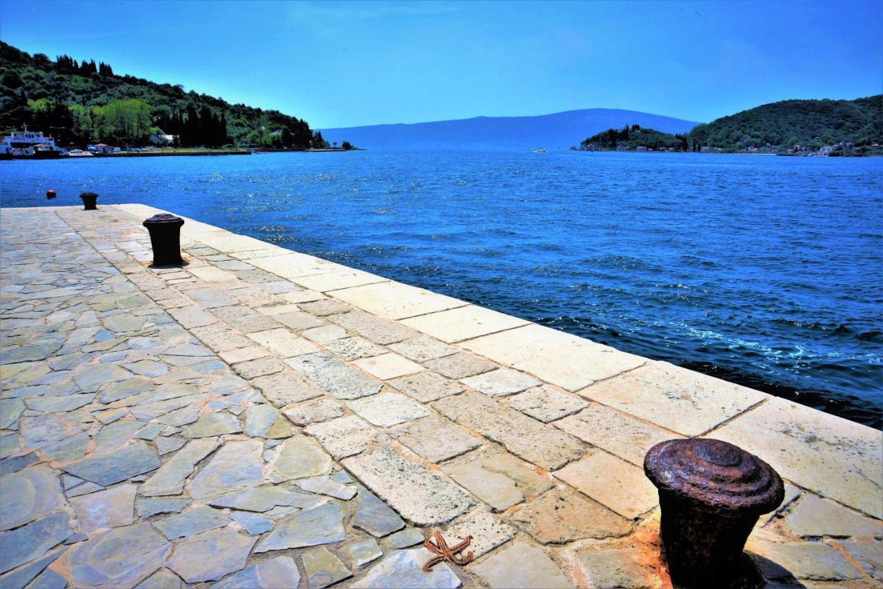 Apartments Okuka Tivat Bagian luar foto