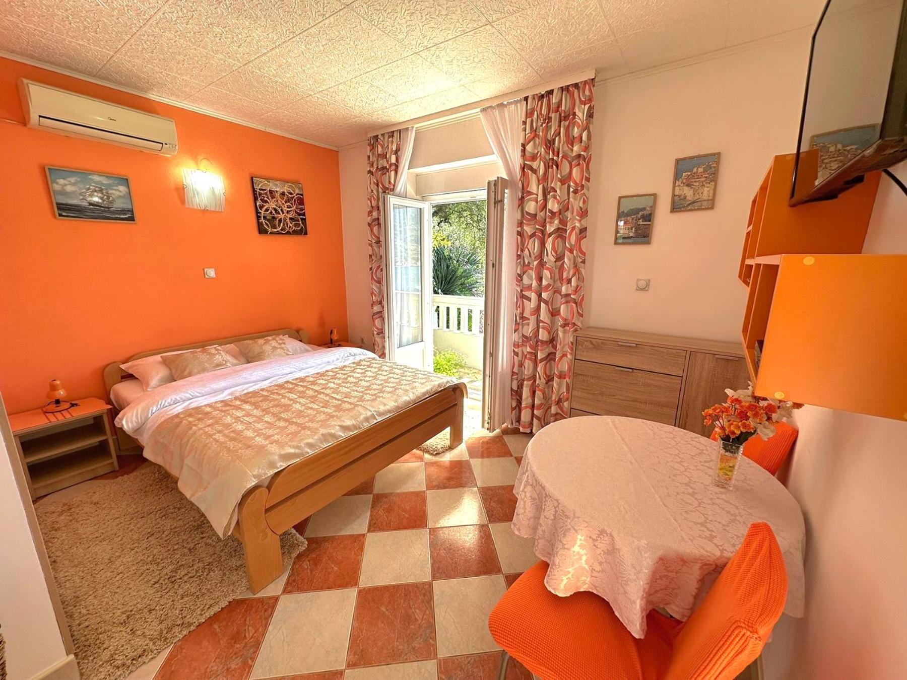 Apartments Okuka Tivat Bagian luar foto