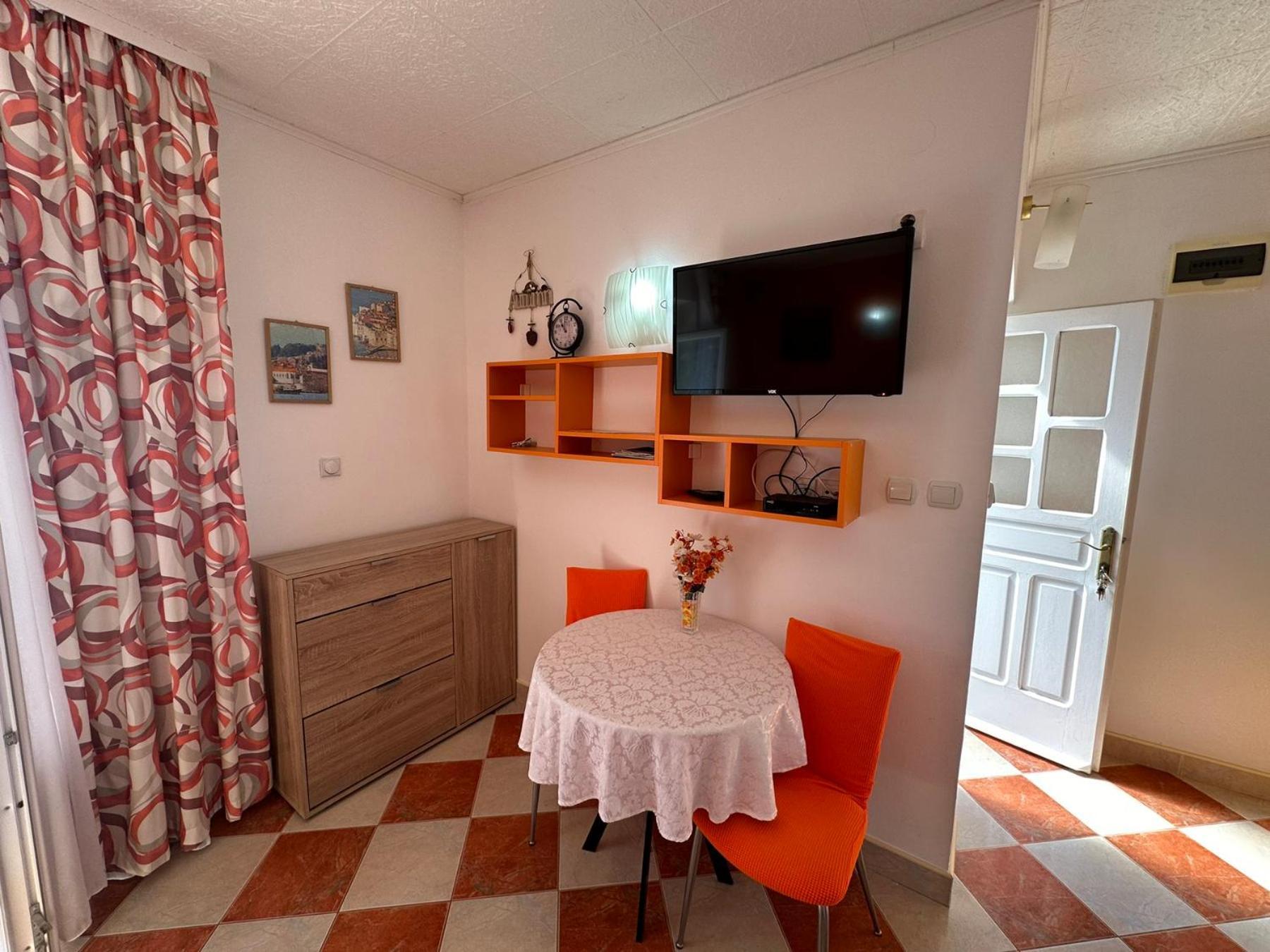 Apartments Okuka Tivat Bagian luar foto