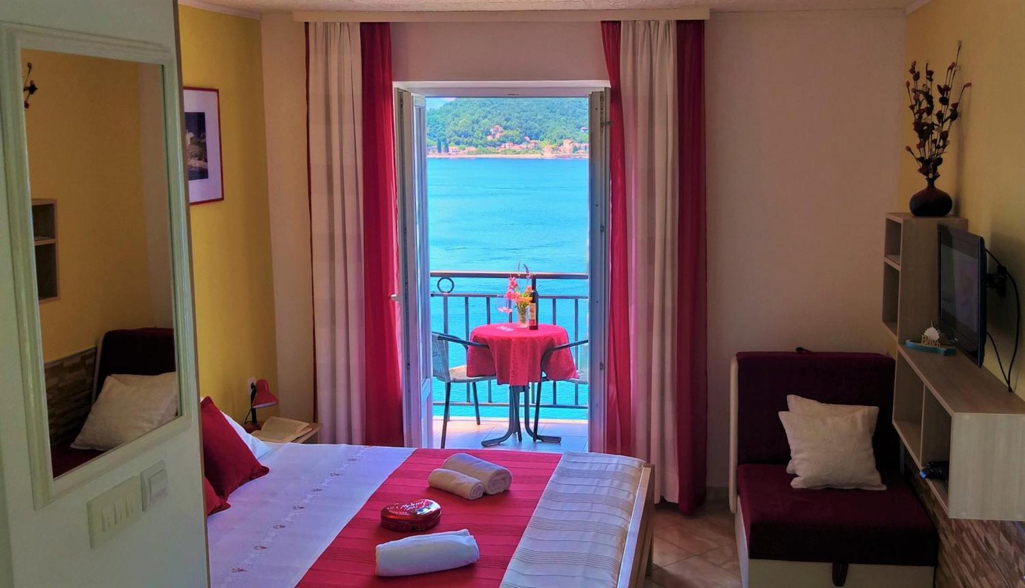Apartments Okuka Tivat Bagian luar foto