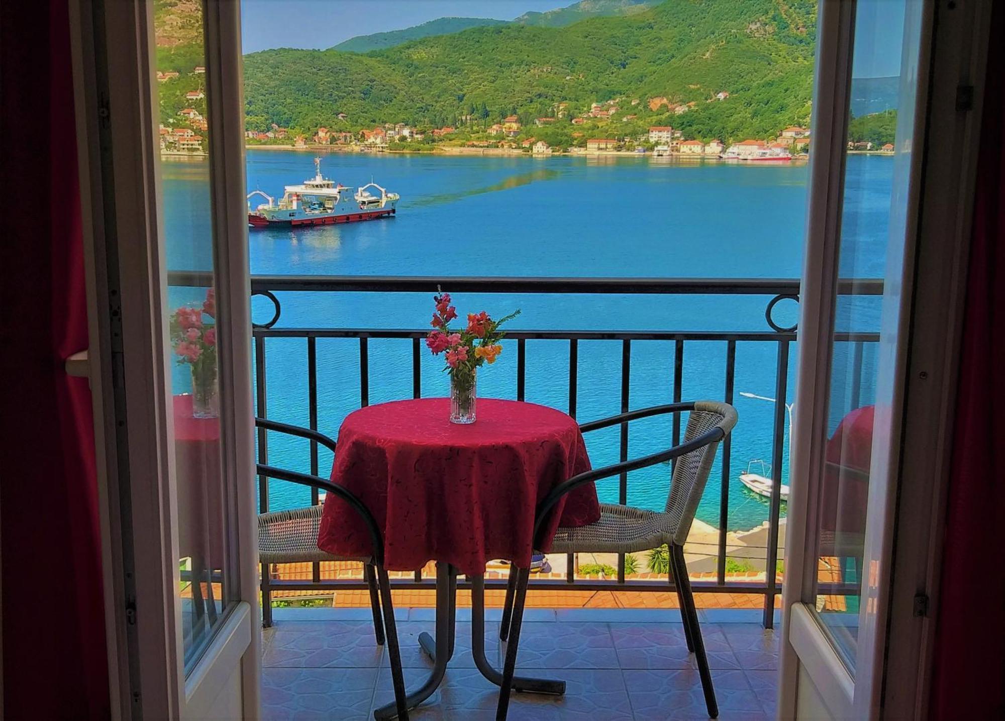 Apartments Okuka Tivat Ruang foto