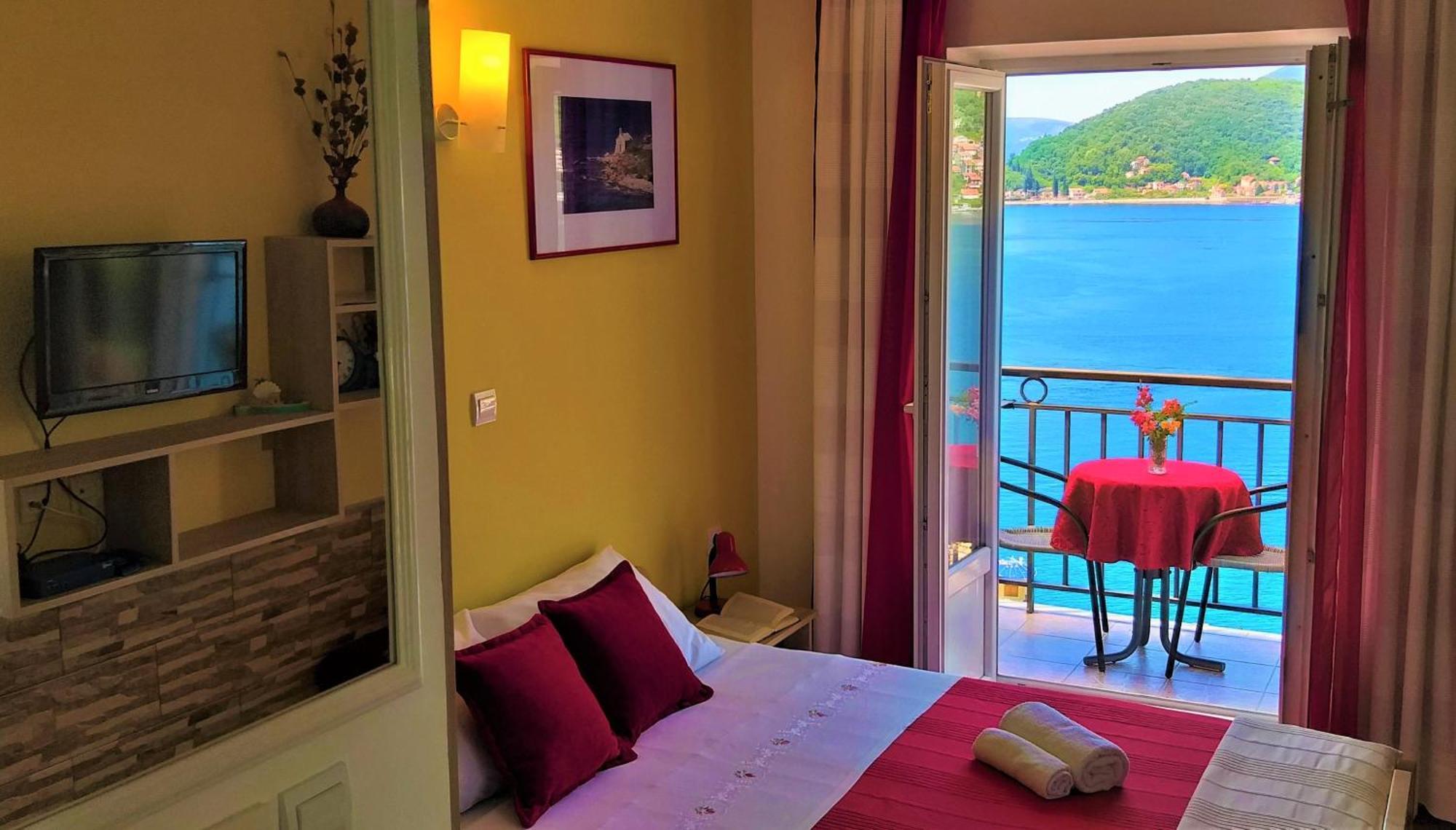Apartments Okuka Tivat Ruang foto
