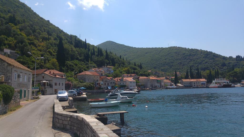 Apartments Okuka Tivat Bagian luar foto